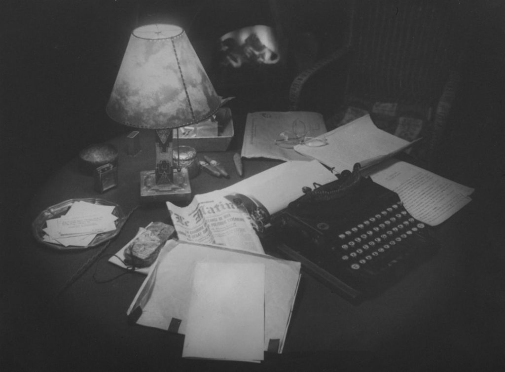 Photo Typewriter on desk